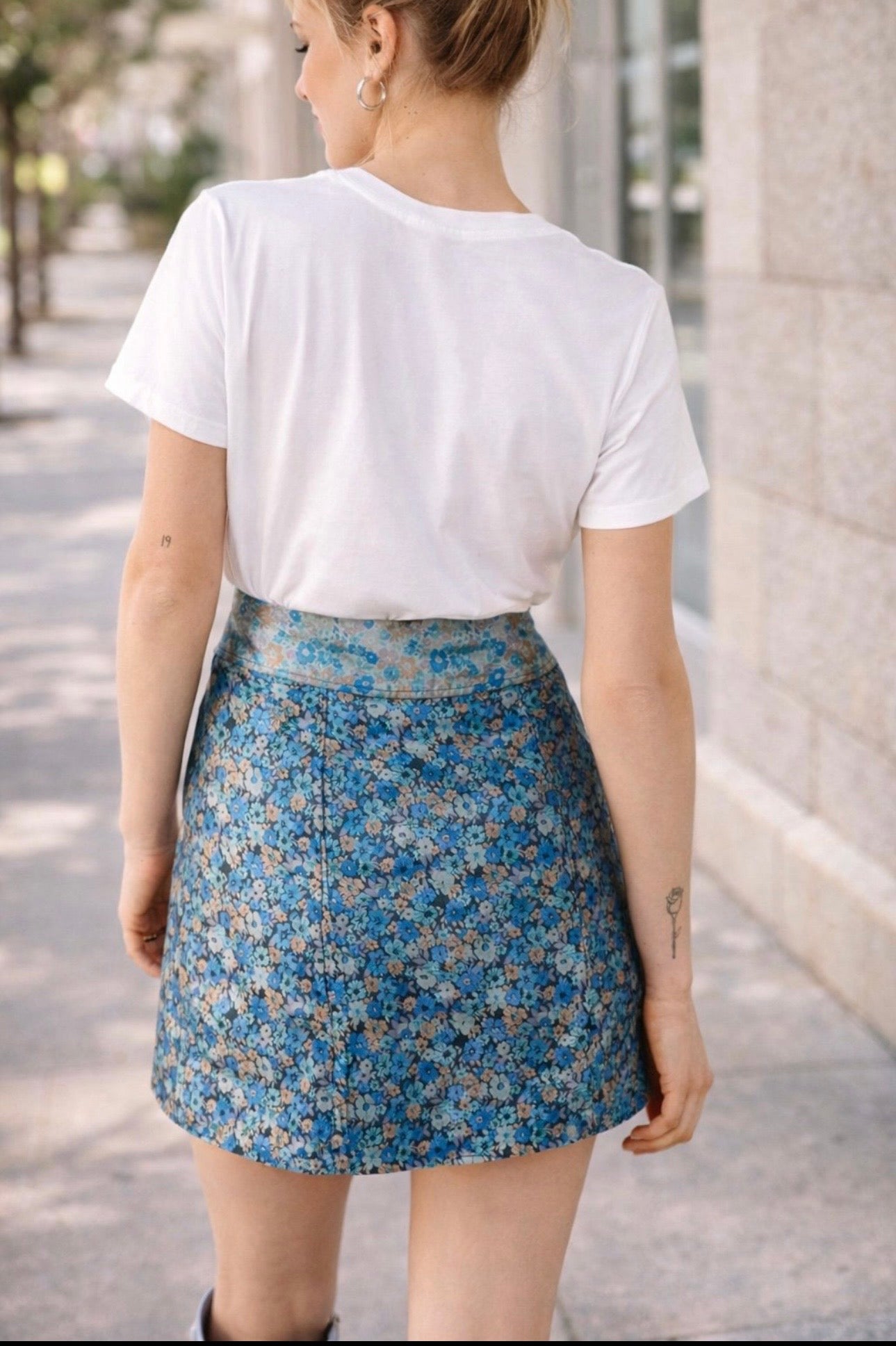 Urban Outfitters Blue Floral Mini Skirt XS/TP | High-Waisted Button Front Chic