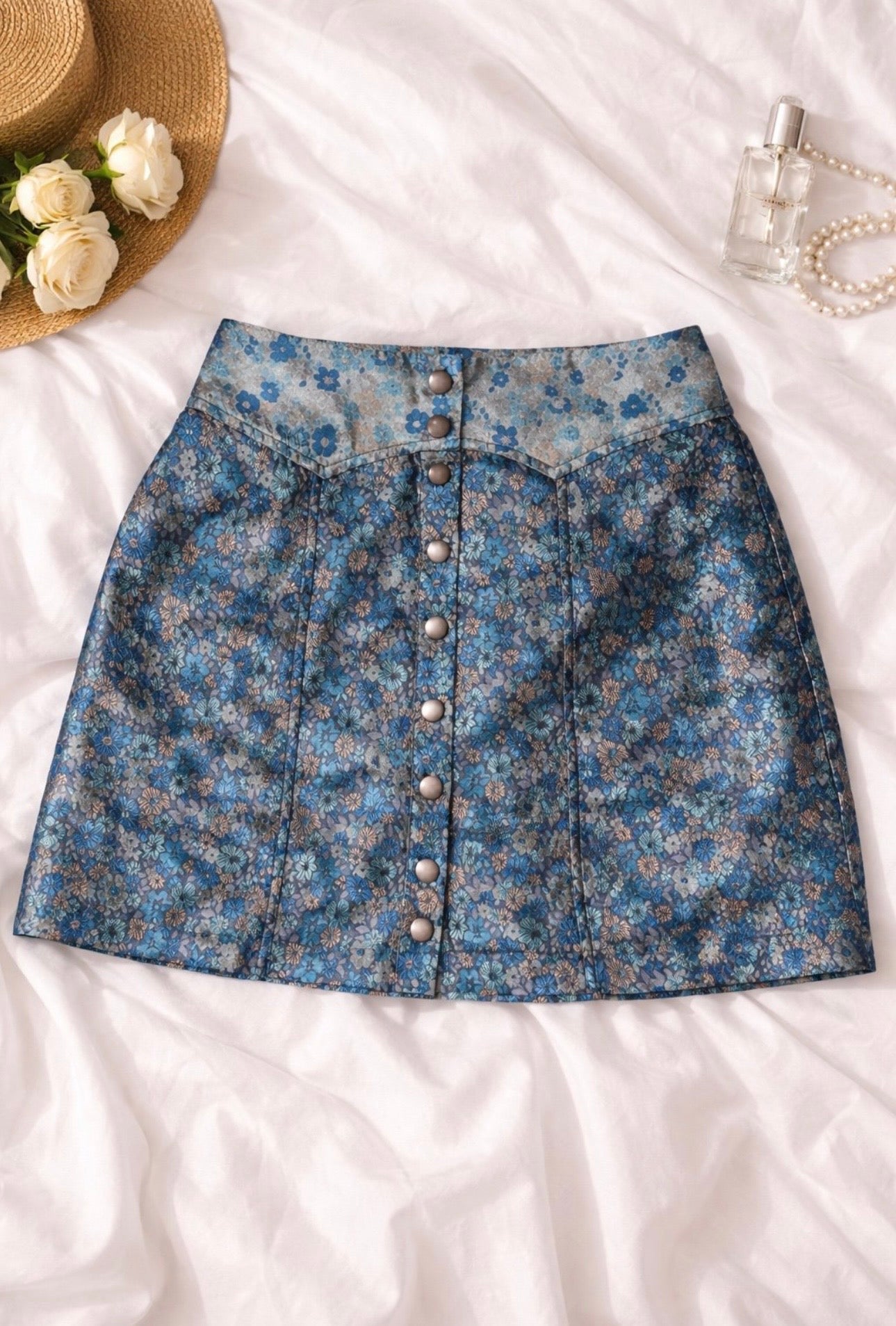 Urban Outfitters Blue Floral Mini Skirt XS/TP | High-Waisted Button Front Chic