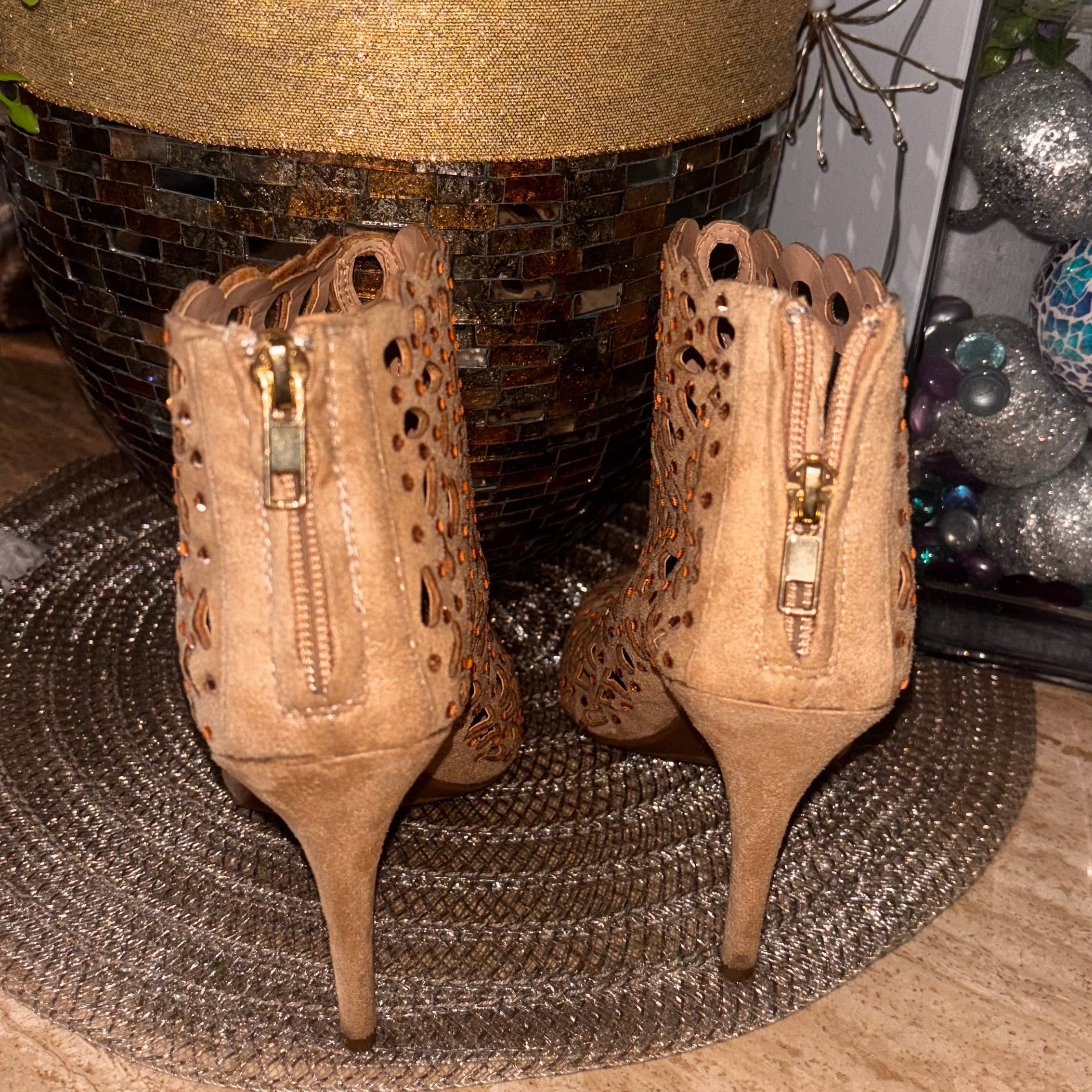 Ziggy Soho Rhinestone Cutout Heels – Size 8 Medium