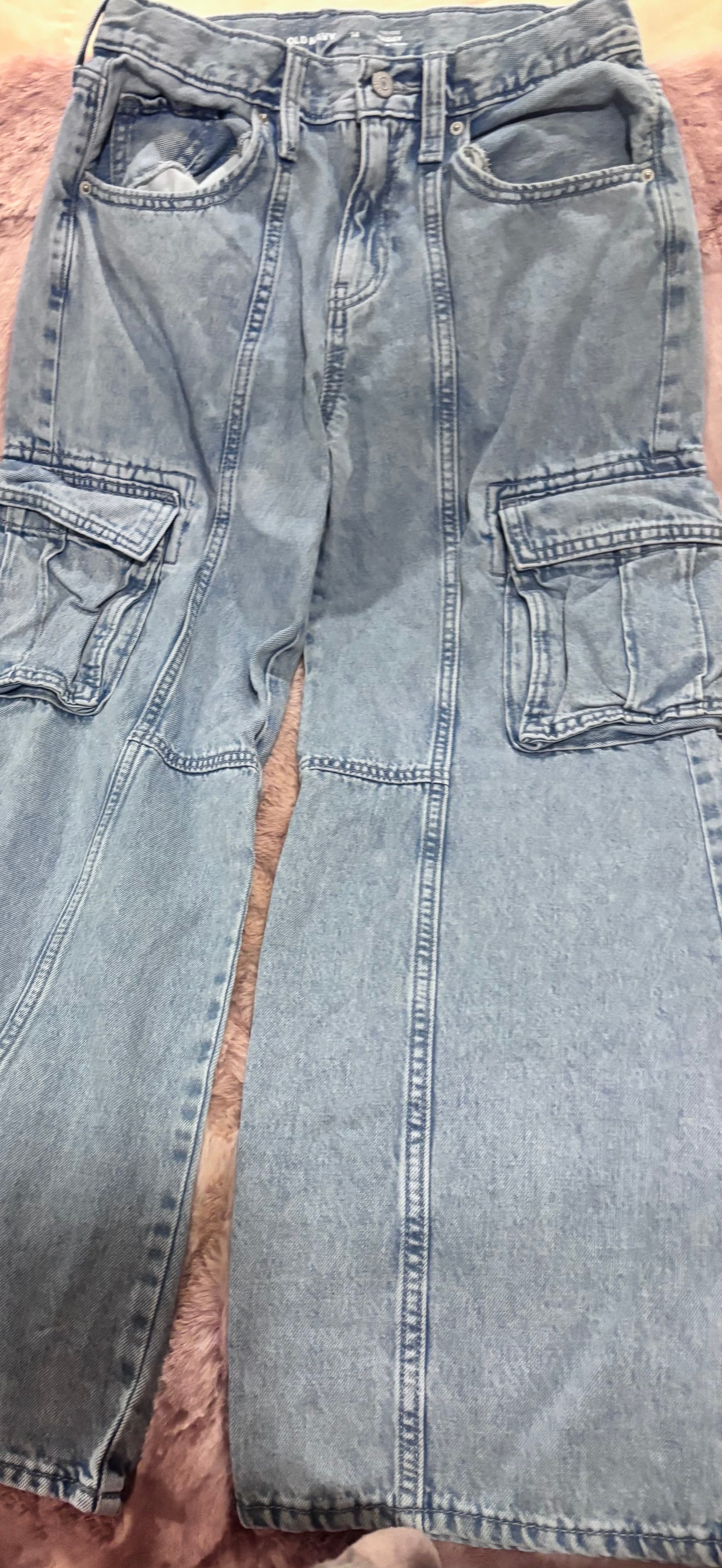 Old Navy High Rise Wide Leg Cargo Jeans | Size 14 | 34” Inseam | Baggy Fit