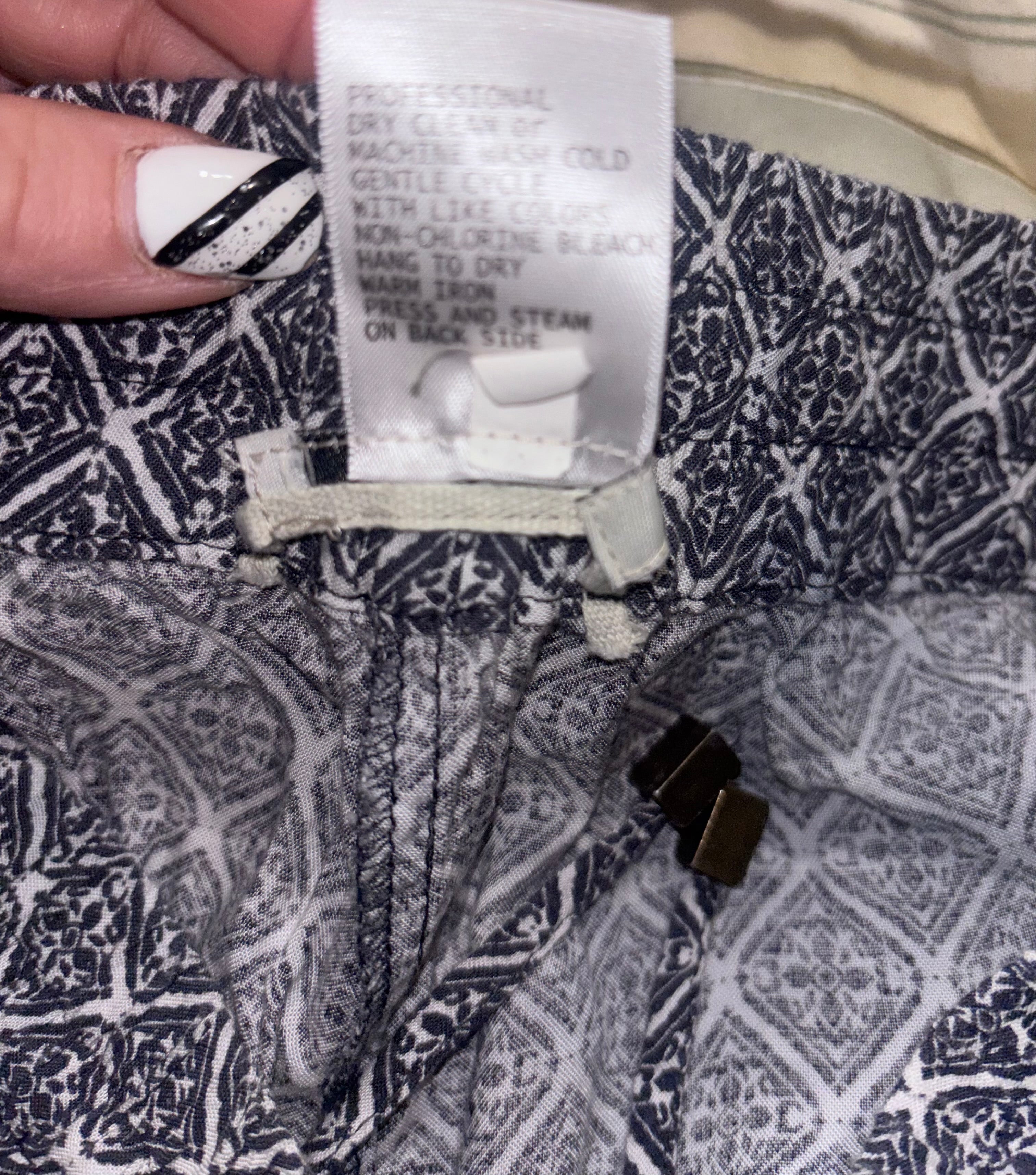 Anne Carson  Boho Printed Drawstring Pants – Women’s Medium