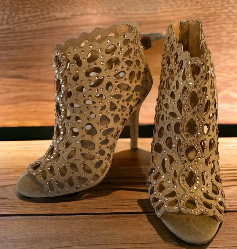 Ziggy Soho Rhinestone Cutout Heels – Size 8 Medium