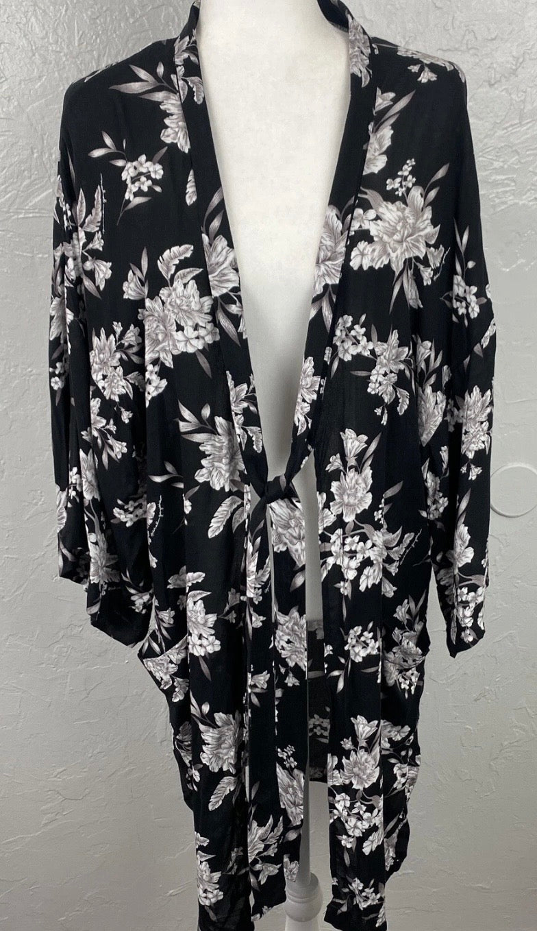 Spiritual Gangster Black & White Floral Longline Kimono One Size