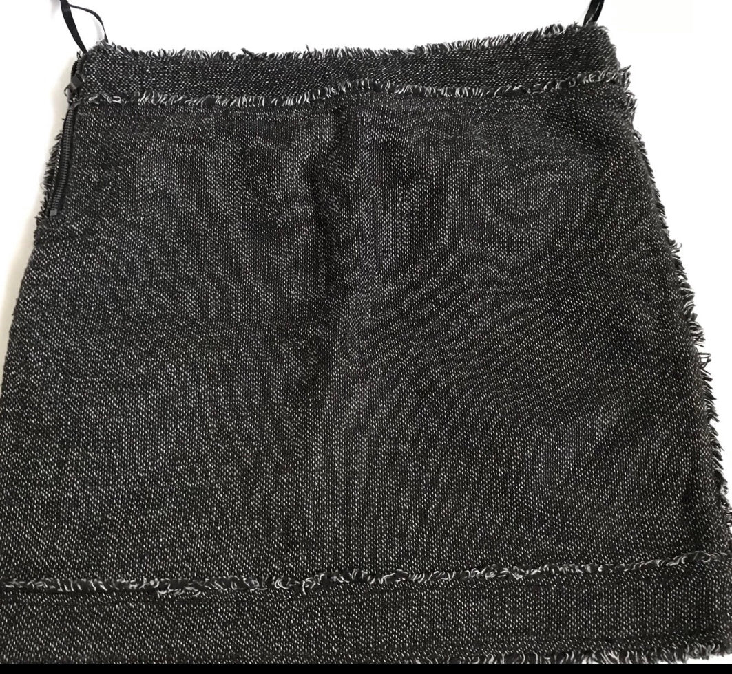 Skirt – Size 10 | Exposed Zipper | Classic Straight Fit
