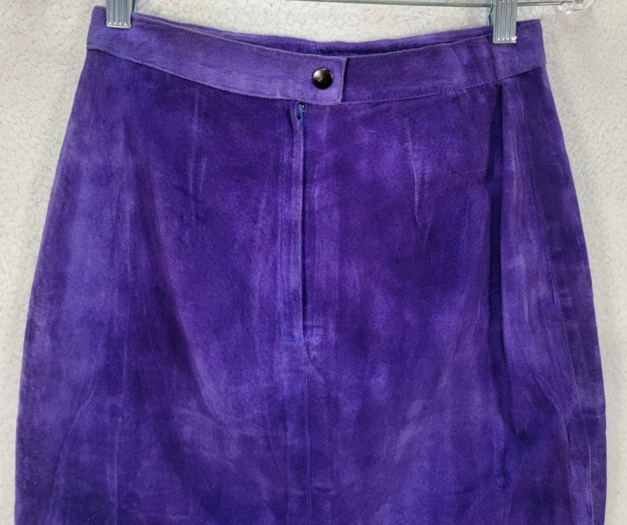 Vintage Purple Suede Leather Pencil Skirt – Perspective – Size 3