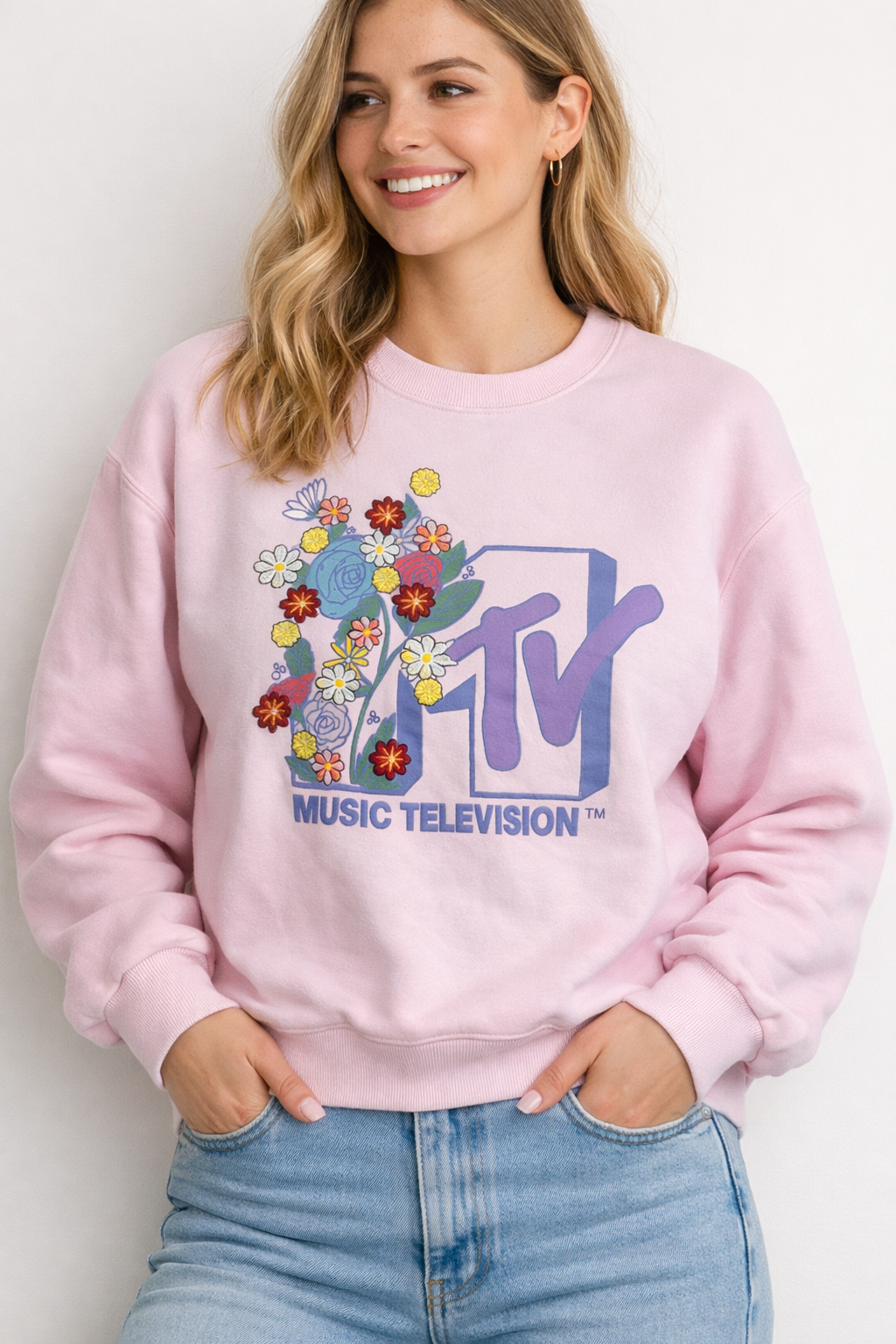 MTV Music Television Pink Embroidered Floral Sweatshirt | Women’s Size M