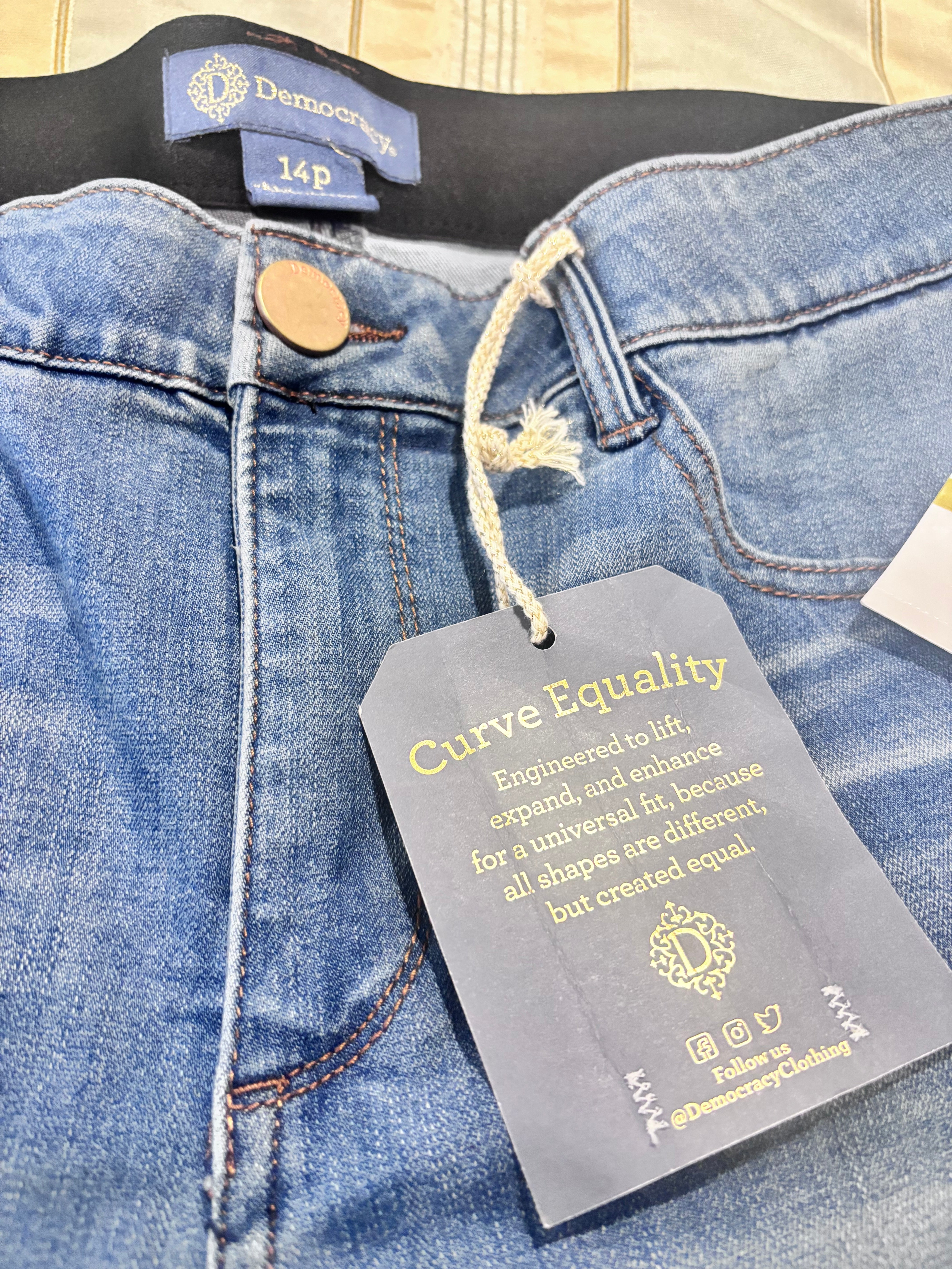 Democracy “Ab”solution Itty Bitty Bootcut Jeans – Size 14P – Brand New