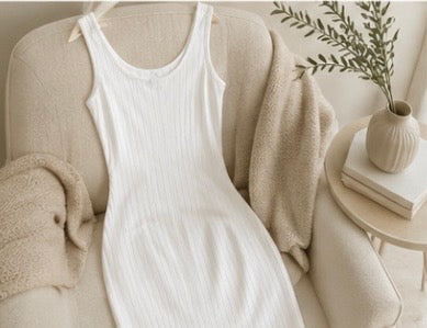 Windsor White Ribbed Scoop Neck Midi Dress – Size Large
