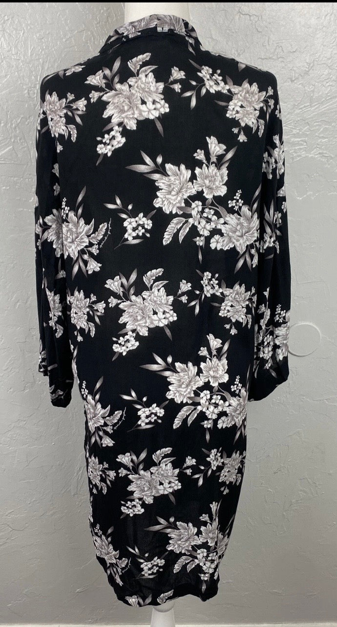 Spiritual Gangster Black & White Floral Longline Kimono One Size
