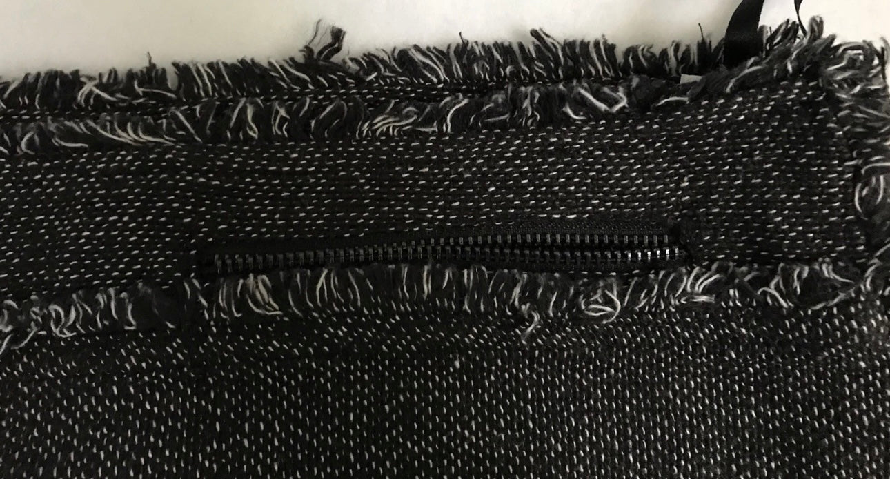 Skirt – Size 10 | Exposed Zipper | Classic Straight Fit