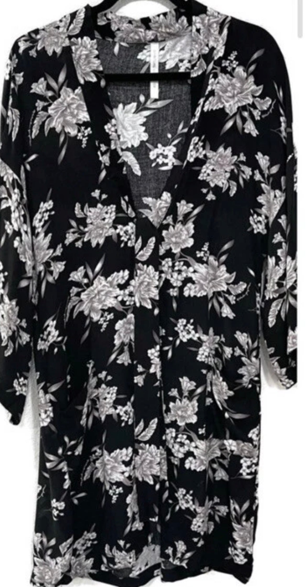 Spiritual Gangster Black & White Floral Longline Kimono One Size
