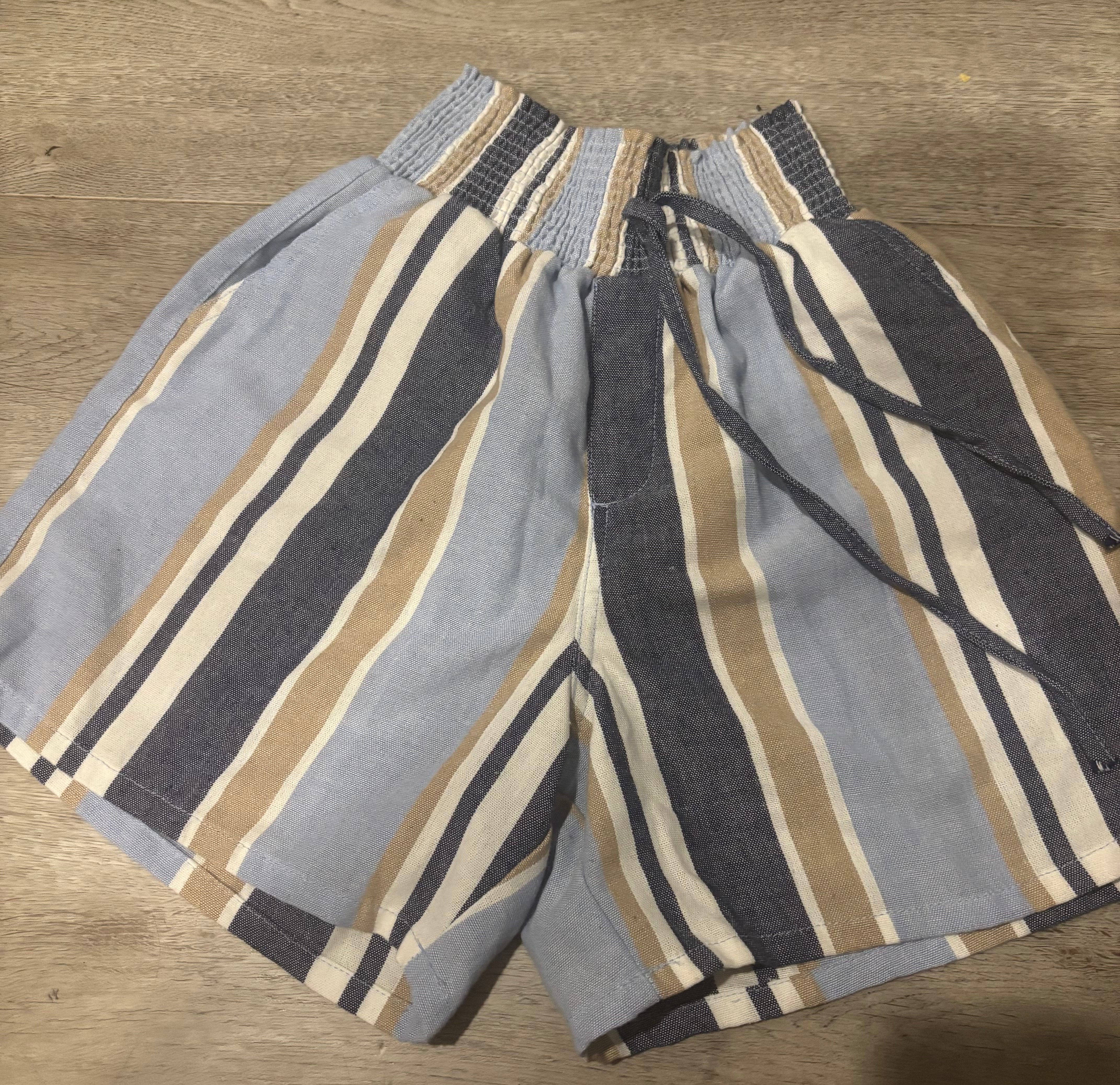 One5one Blue/White/Tan linen shorts- size small