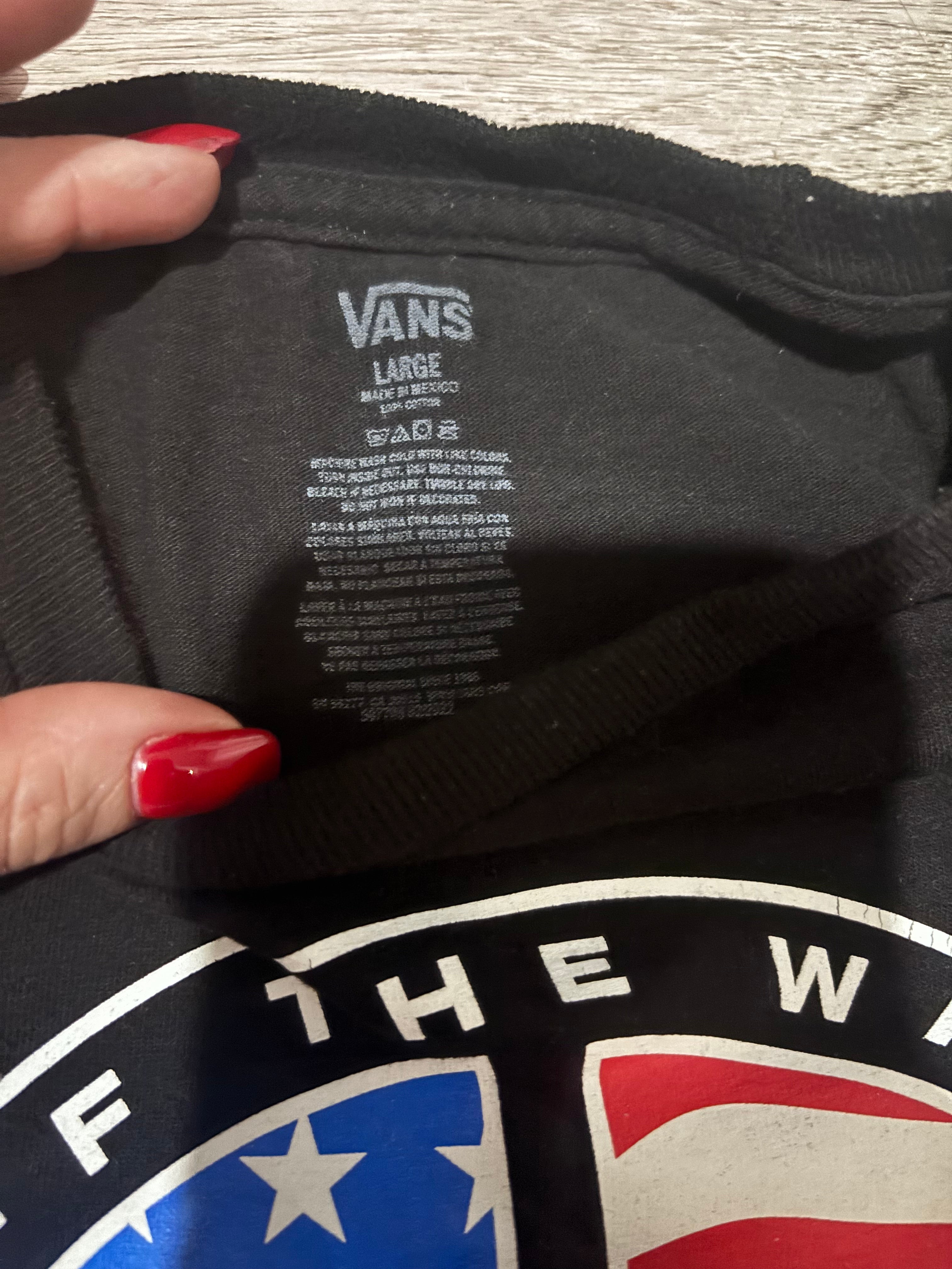 Vans “Off the Wall” USA Flag Graphic Tee – Black – Size Large (Fits Like Small)