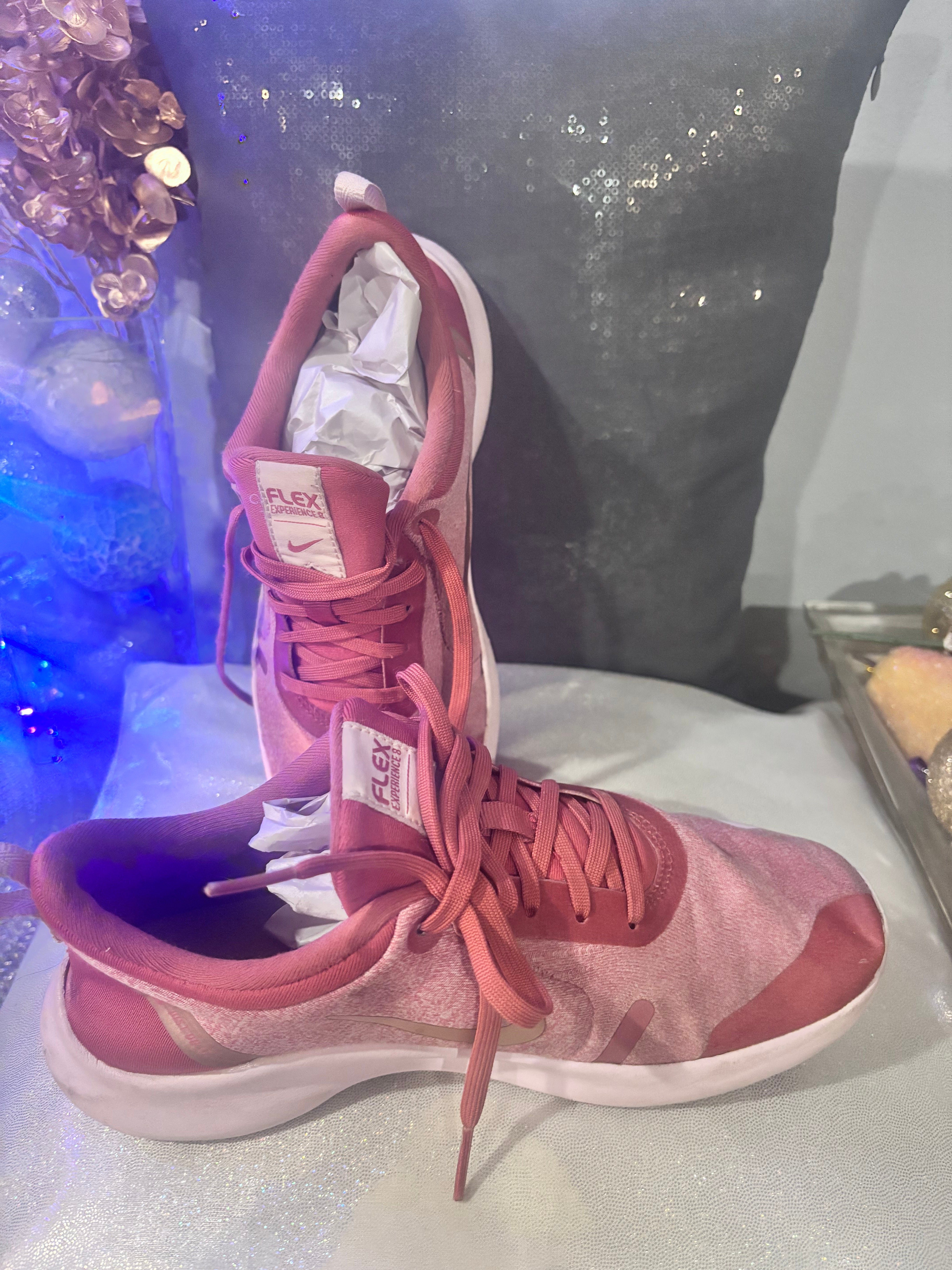Nike Flex Women’s Sneakers – Size 6