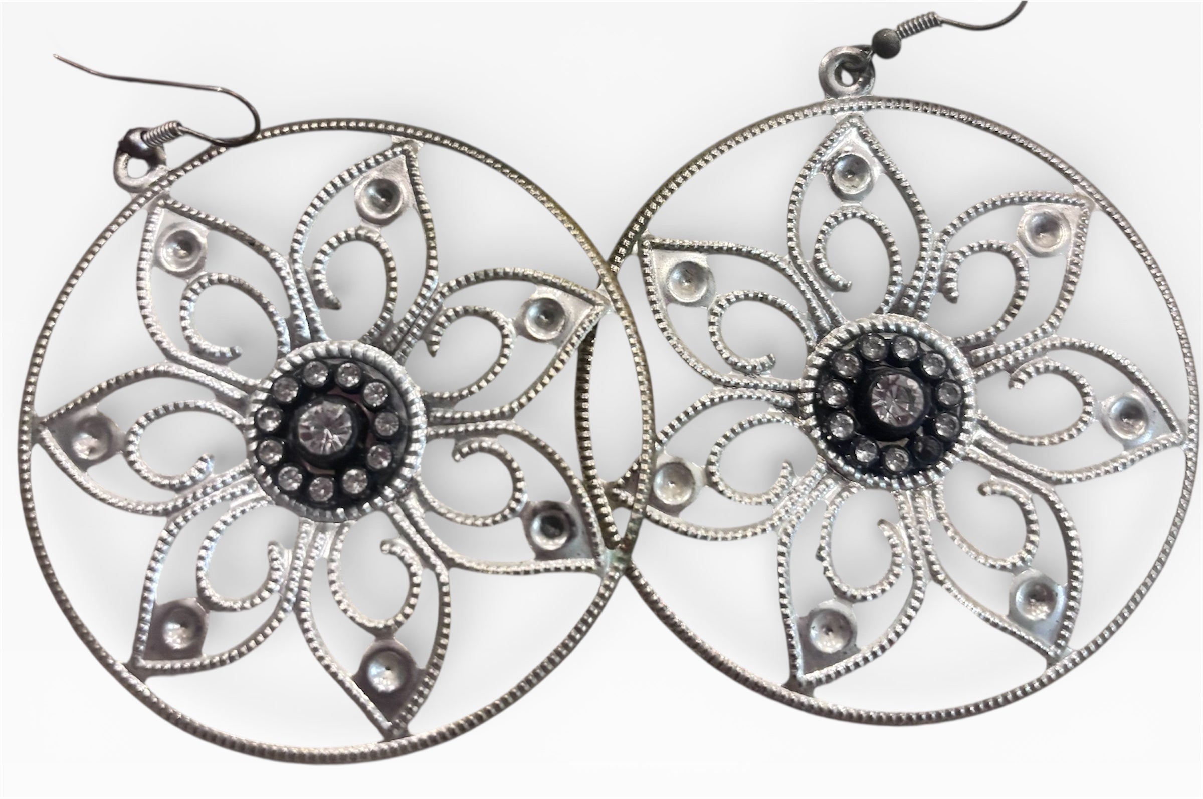 Hudson Boutique — Romantic Lace Top & Statement Earrings Bundle
