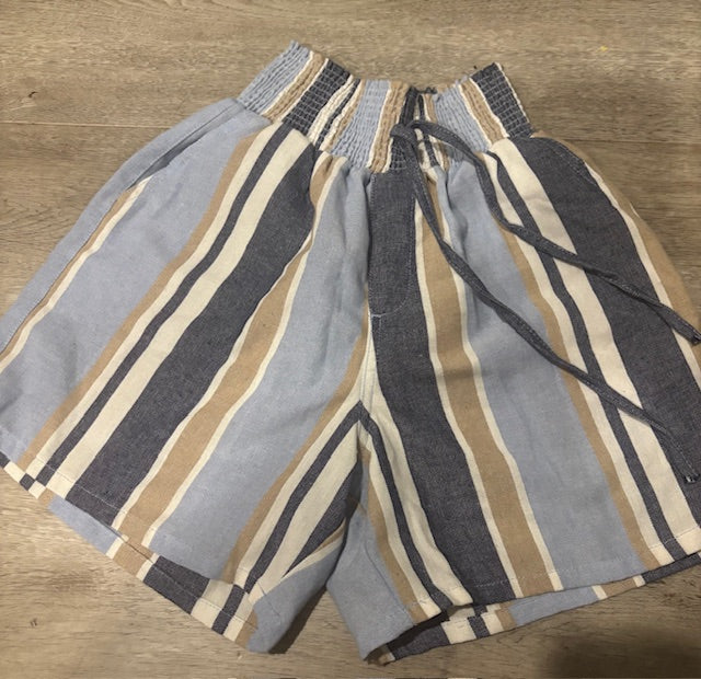 One5one Blue/White/Tan linen shorts- size small