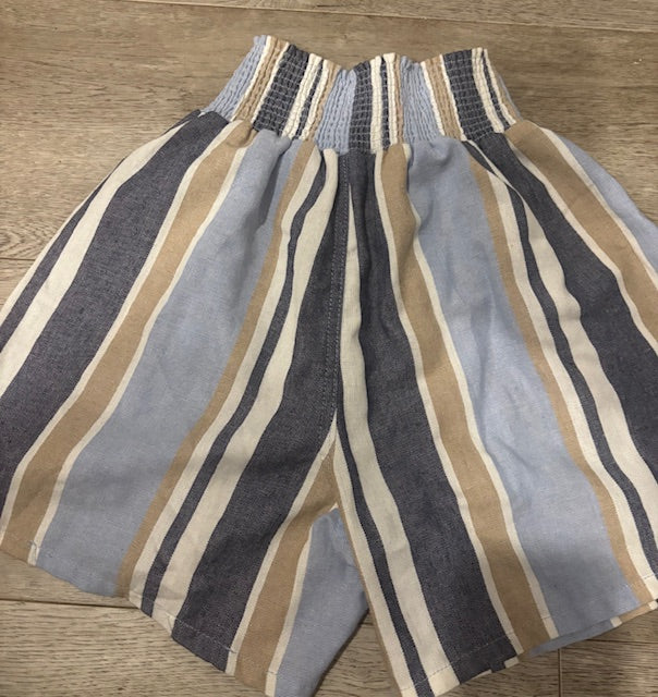 One5one Blue/White/Tan linen shorts- size small